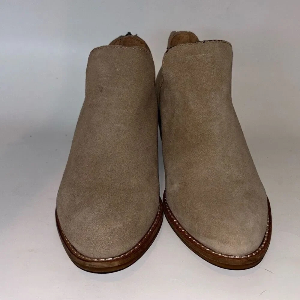 Lucky Brand Freelia tan suede leather ankle booties boots 6.5 EUC